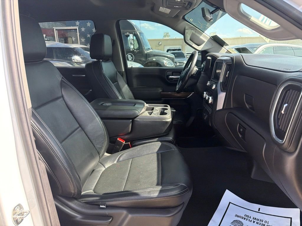 Used 2021 White GMC Elevation image 3