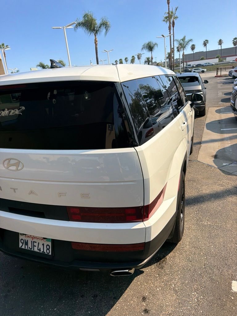 Used 2024 White Hyundai SE image 2