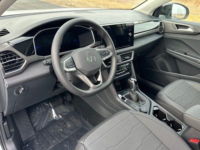 New 2026 Pure White W/Deep Black Roof Volkswagen 1.5T SE Black image 30