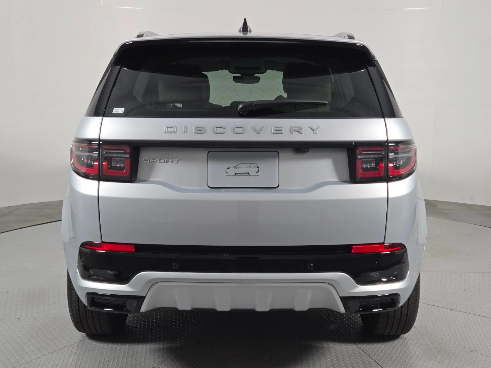 Used 2025 Hakuba Silver Metallic Land Rover S image 7