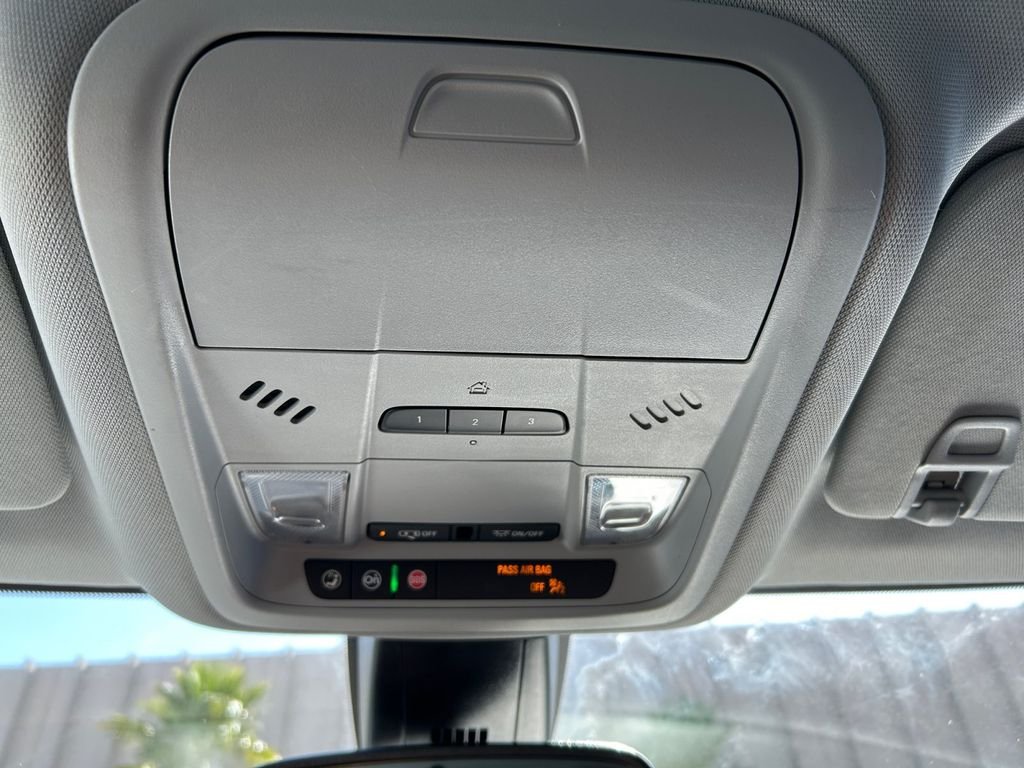 Used 2021 White Chevrolet LT image 29