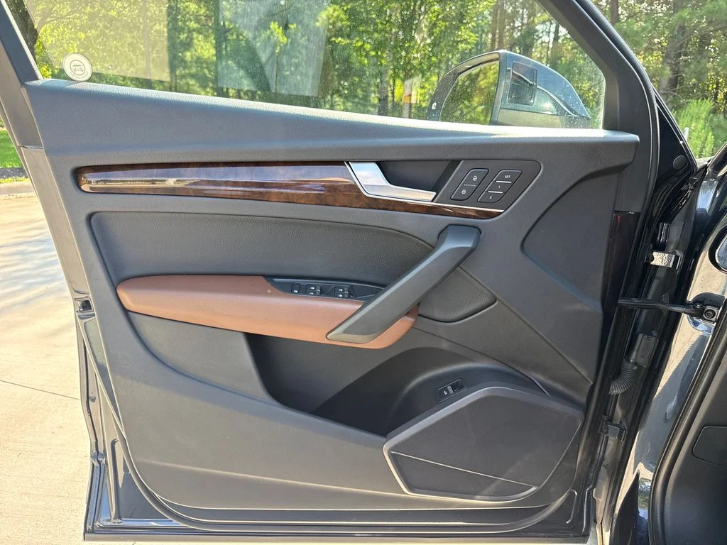 Used 2018 Moonlight Blue Audi 2.0T Premium Plus image 12