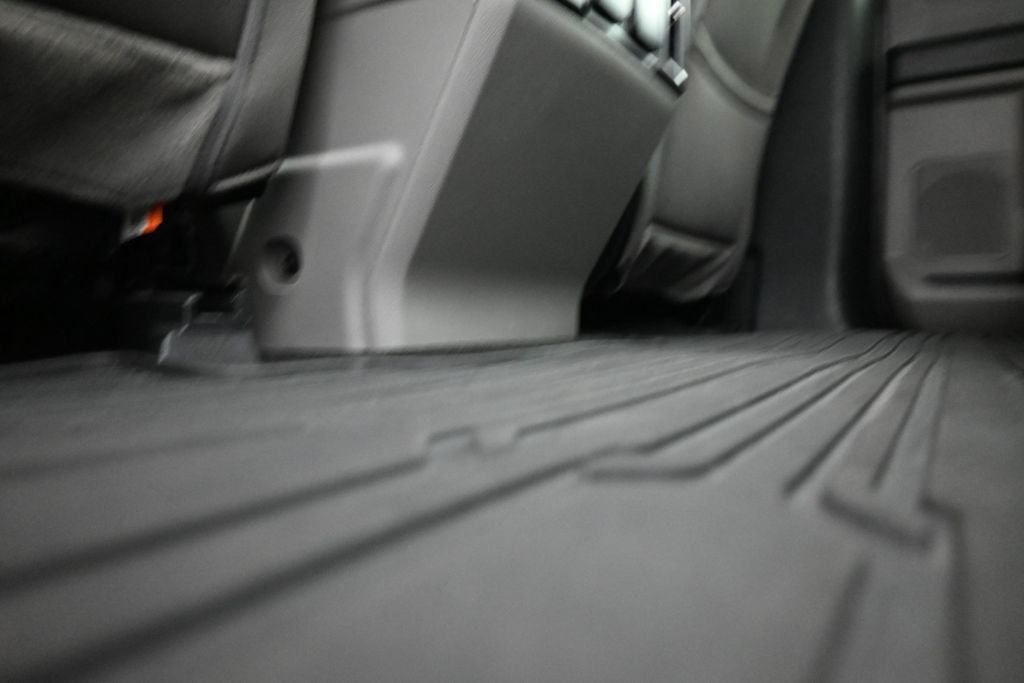 Used 2019 Gray Ford XLT image 21