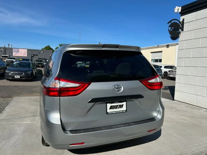 Used 2019 Silver Toyota L Minivan 4D image 8