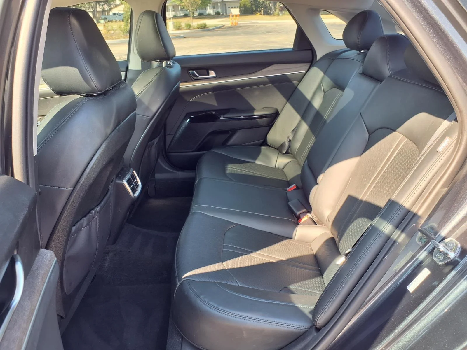 Used 2023 Gravity Gray Kia EX image 18
