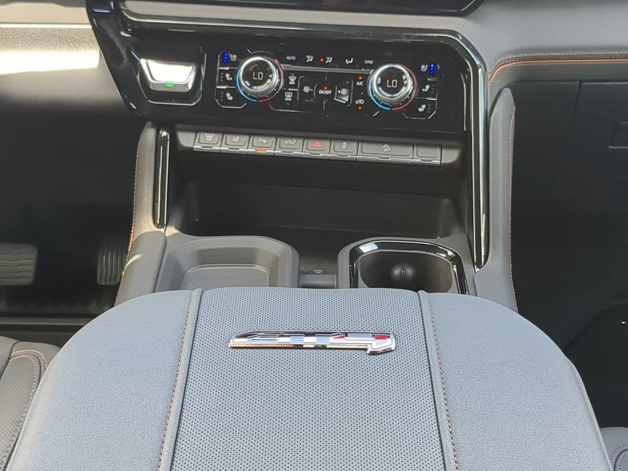 2026 GMC Sierra 2500HD AT4 - Photo 18