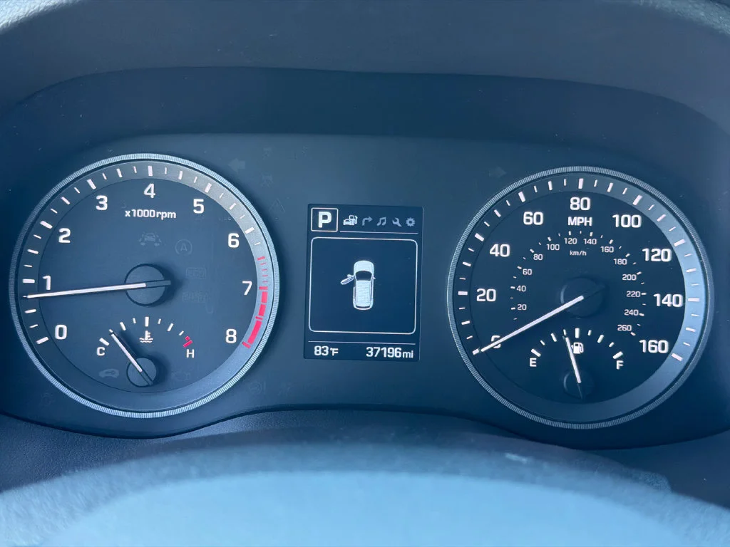 Used 2016 Silver Hyundai Limited image 27
