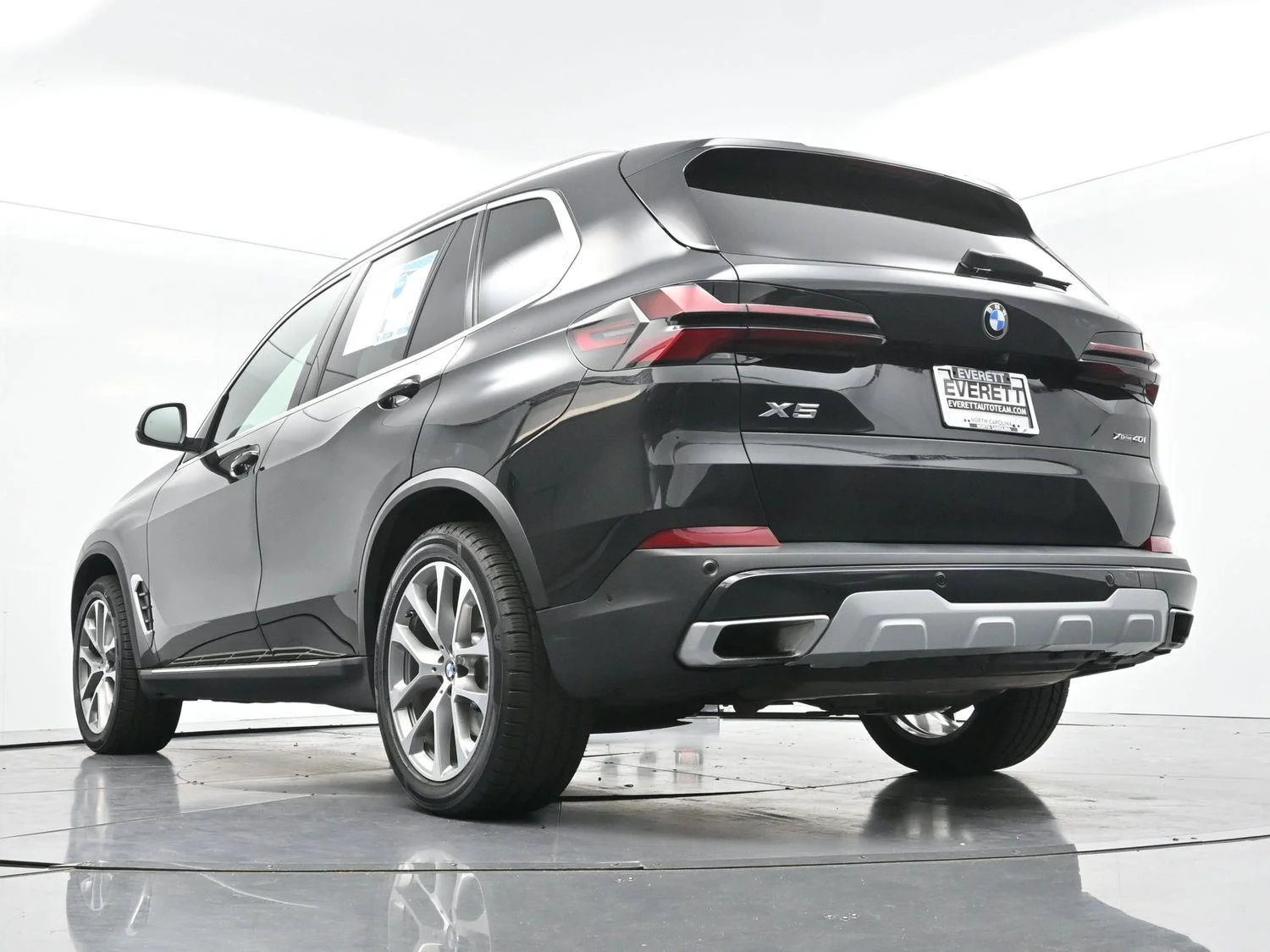 Used 2024 Carbon Black Metallic BMW xDrive40i image 53