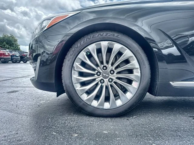 Used 2019 Black Genesis 3.3T Premium image 10