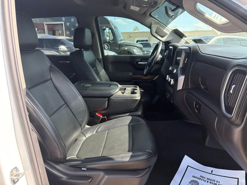 Used 2021 White GMC Elevation image 3