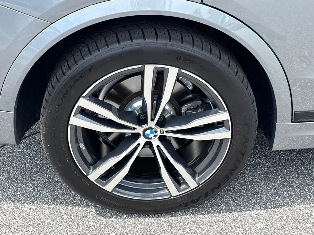 Used 2023 Gray BMW xDrive40i image 19