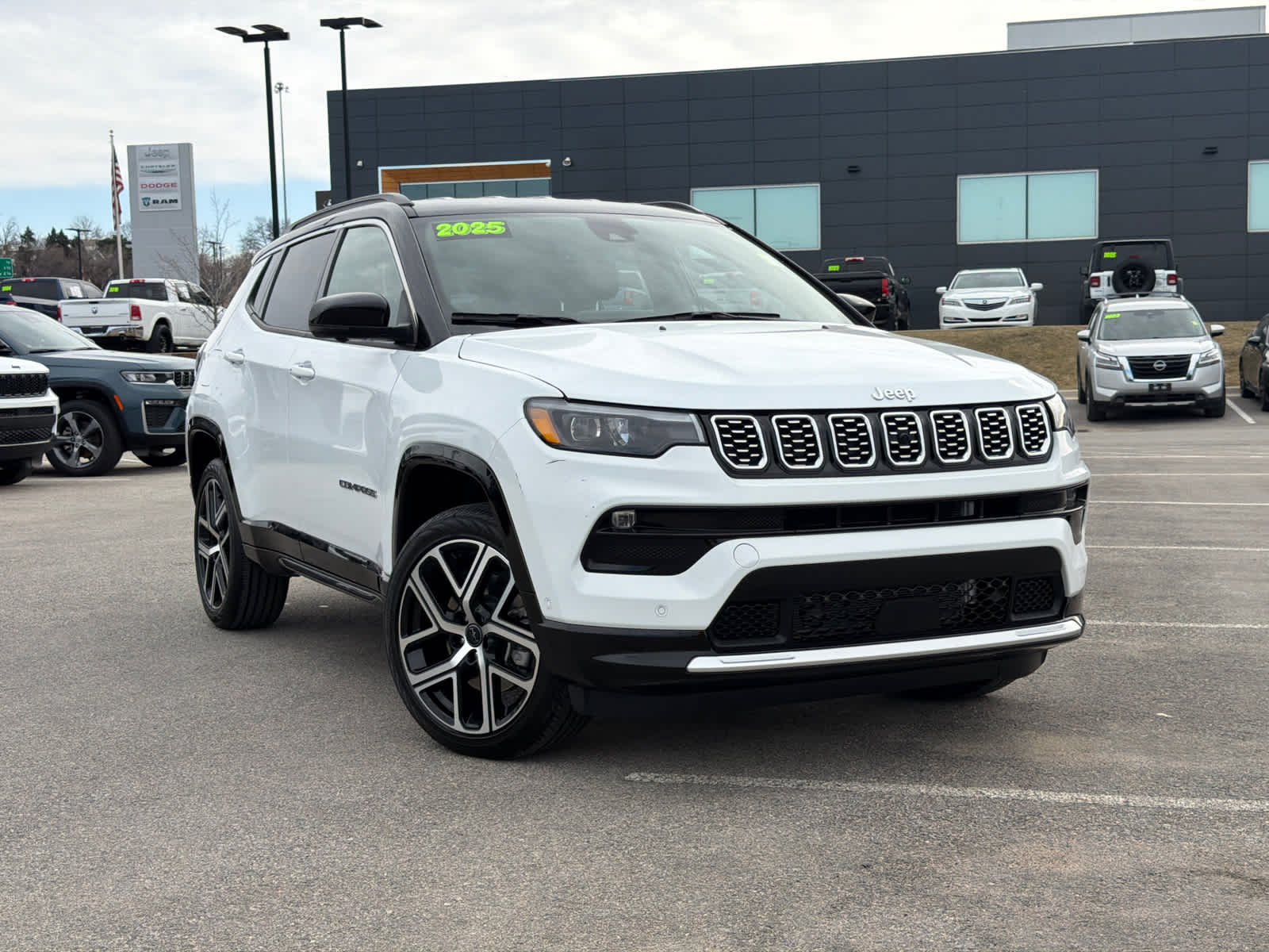 Used 2025 Jeep Compass Limited with VIN 3C4NJDCN4ST533637 for sale in Kansas City