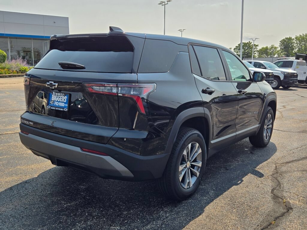2027 Chevrolet Equinox LT - Photo 10