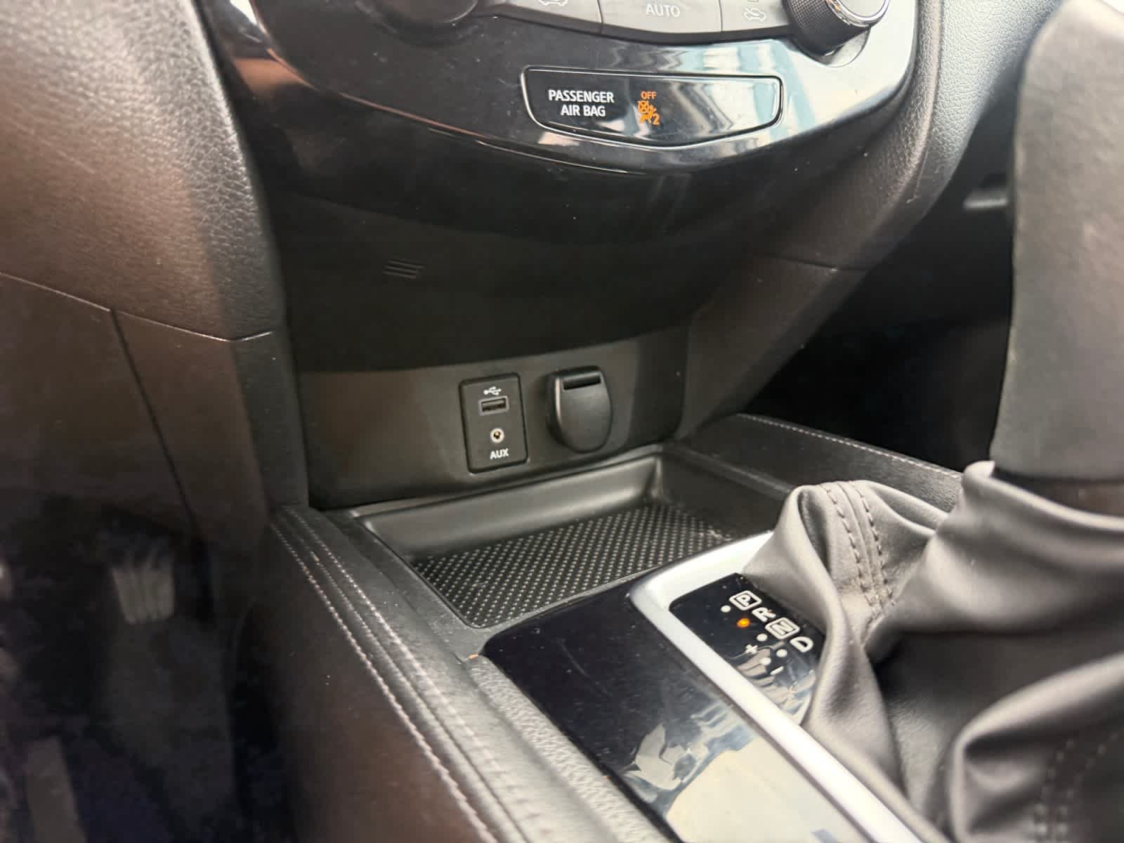 Used 2017 Pearl White Nissan SL image 33
