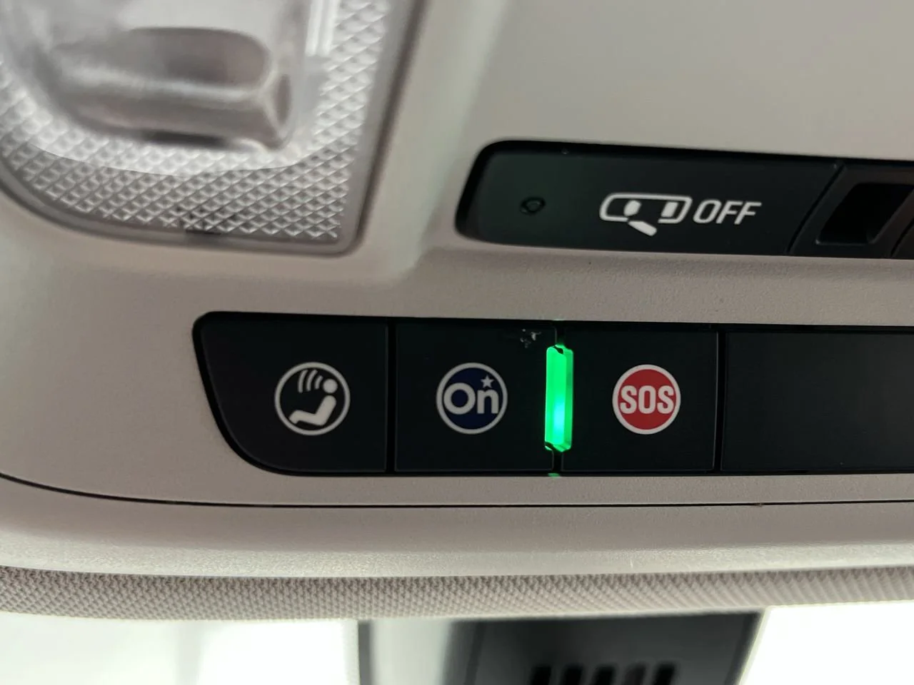 Used 2019 SUMMIT WHITE Chevrolet LT Cloth image 27