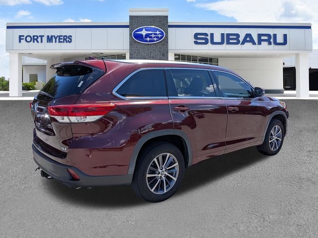 Used 2017 Red Toyota XLE image 4