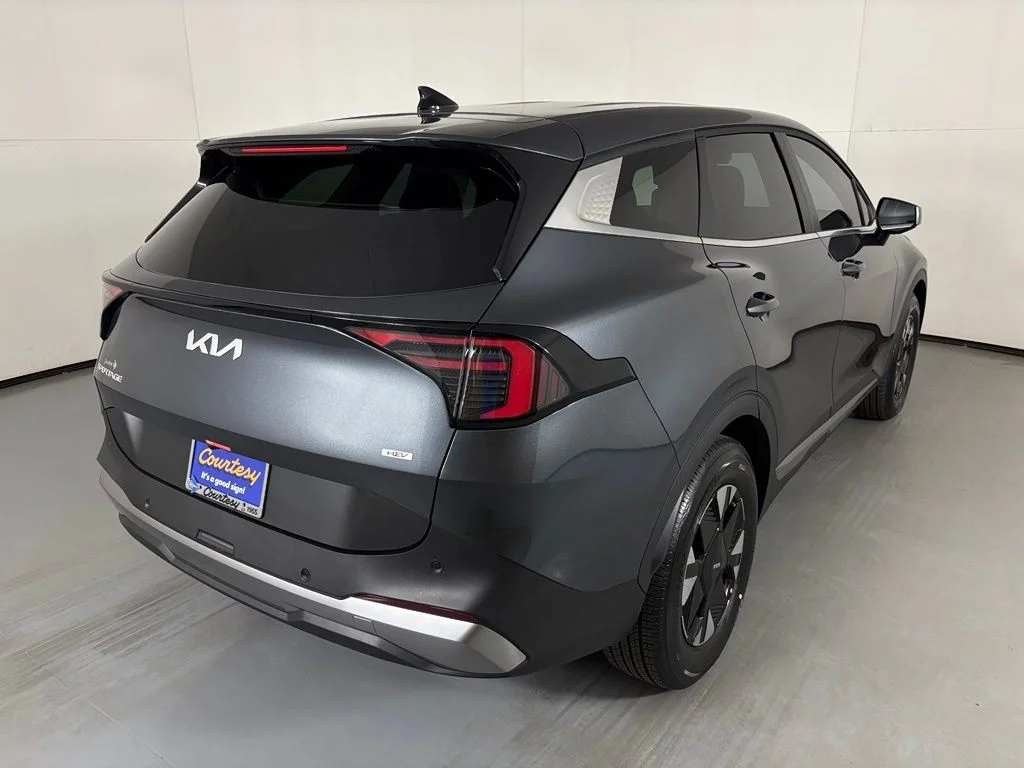 New 2027 Gravity Gray Kia LX image 8