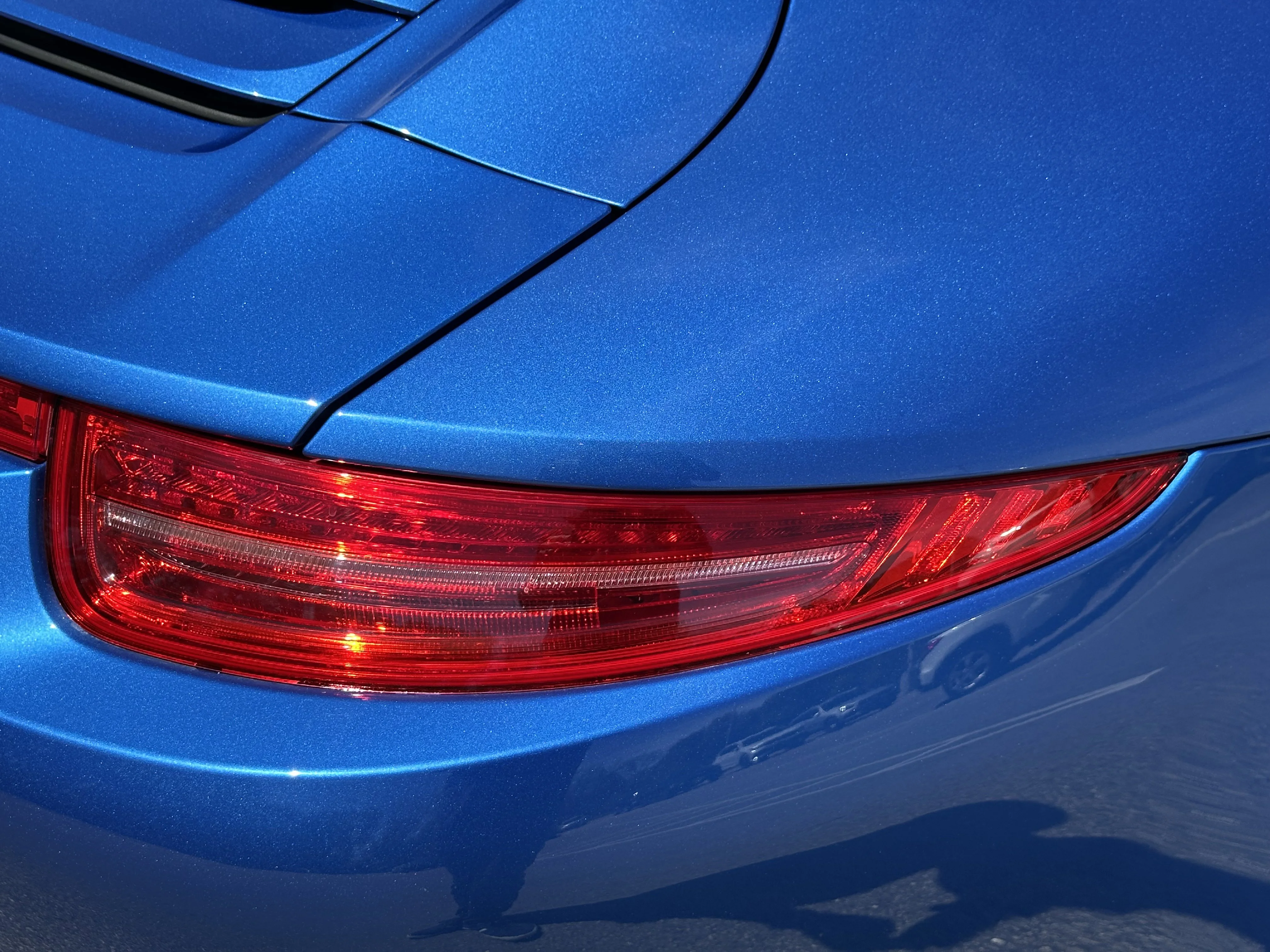 Used 2014 Sapphire Blue Metallic Porsche Carrera 4S image 25