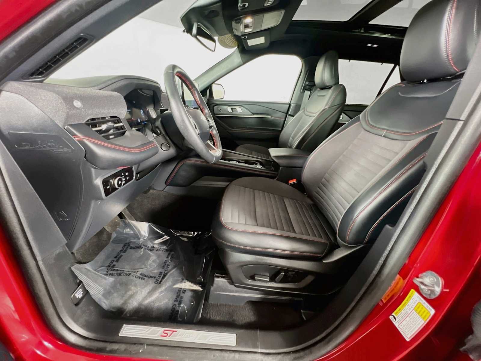Used 2025 Rapid Red Metallic Tinted Clearcoat Ford ST-Line image 22