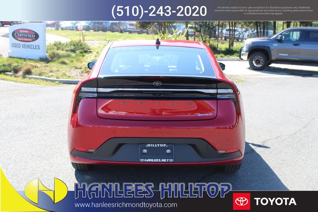 2026 Toyota Prius Plug-in Hybrid SE - Photo 8