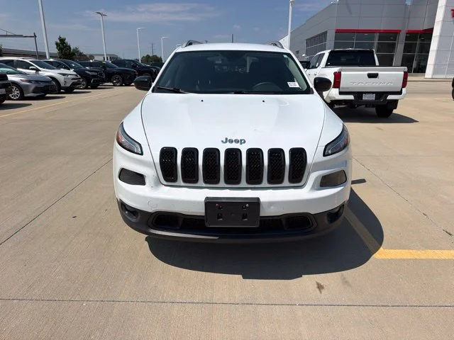 Used 2014 White Jeep Latitude image 2