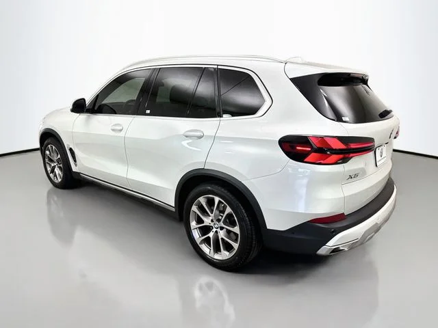 Used 2024 White BMW xDrive40i image 5