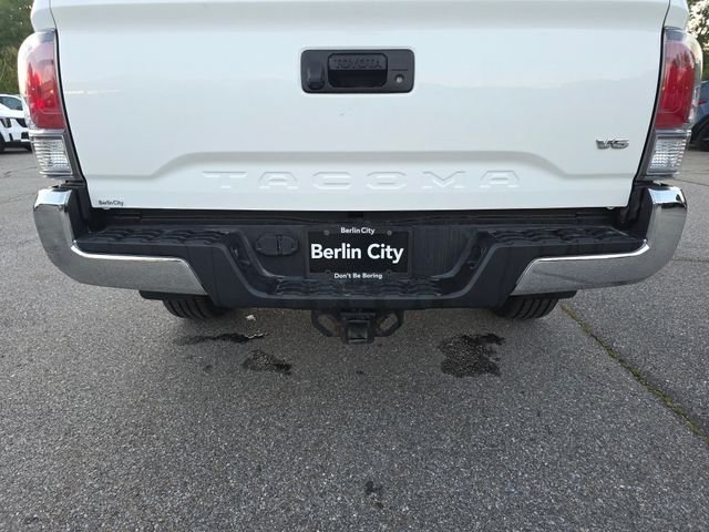 Used 2022 White Toyota TRD Off-Road image 11