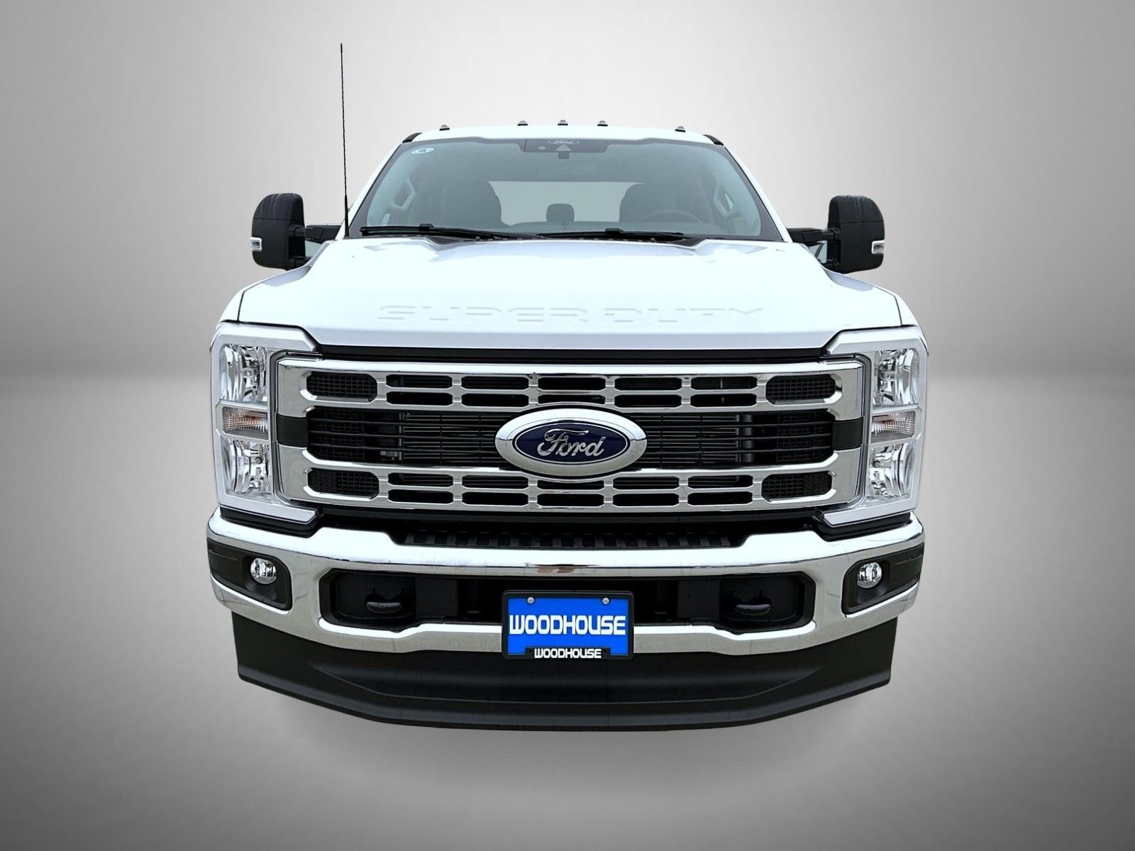 New 2026 Oxford White Ford XLT image 2