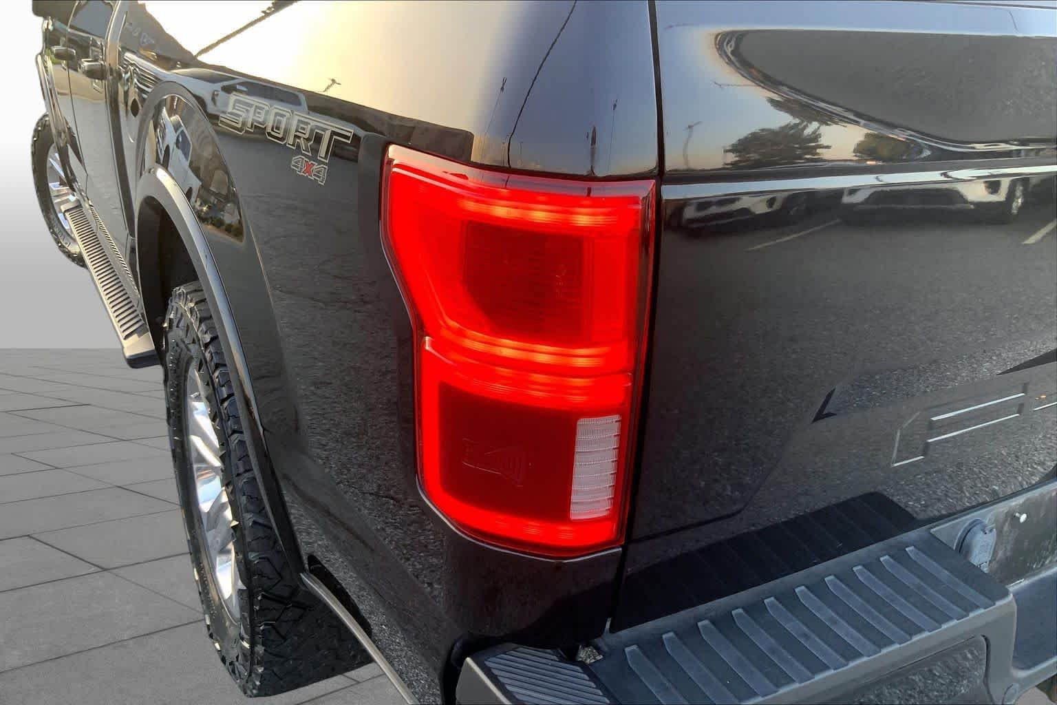 Used 2019 Agate Black Metallic Ford XLT image 26