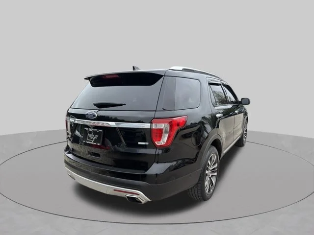 Used 2017 Black Ford Platinum image 3