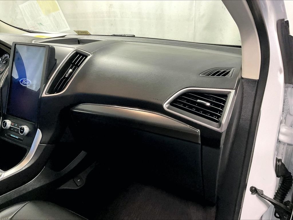 Used 2022 Oxford White Ford SEL image 13
