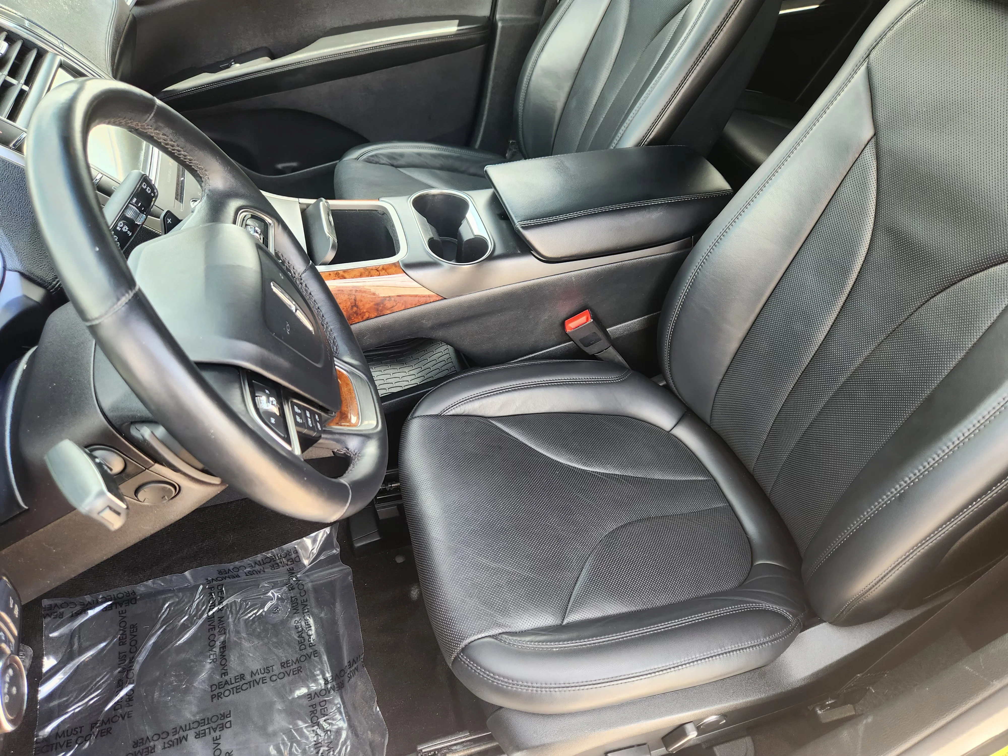 Used 2019  Lincoln Reserve image 14