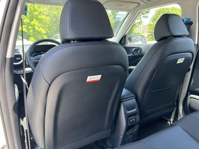 New 2026 White Hyundai SEL w/Two-Tone Roof image 29