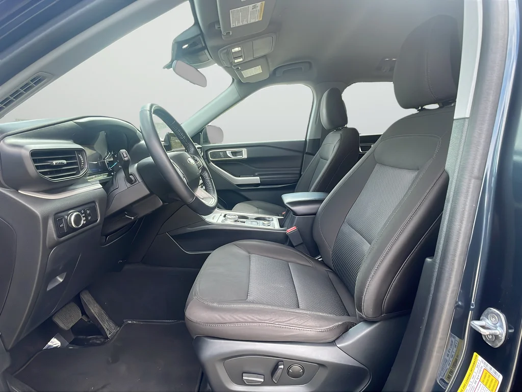 Used 2023 Blue Ford XLT image 11