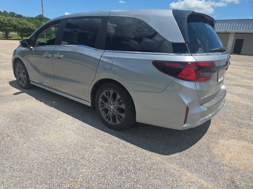 Certified Used 2025 Silver Honda Touring image 11