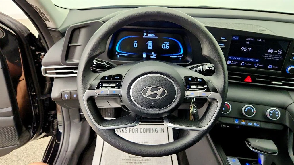 Used 2025 Abyss Black Hyundai SE IVT image 12
