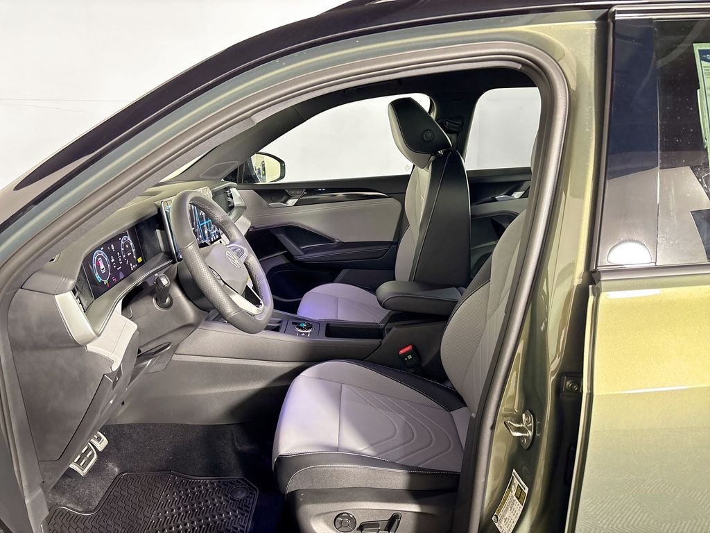 New 2026 Avocado Green w/Deep Black Roof Volkswagen SE R-Line Black image 11