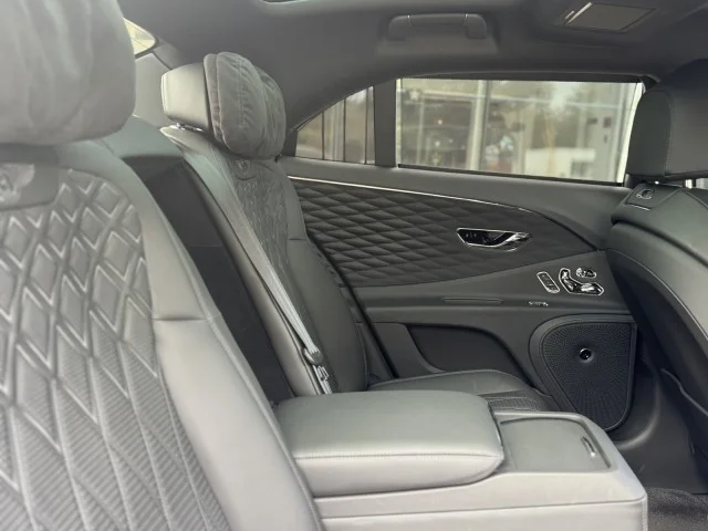 Used 2023 Black Sapphire Metallic Bentley Speed image 17