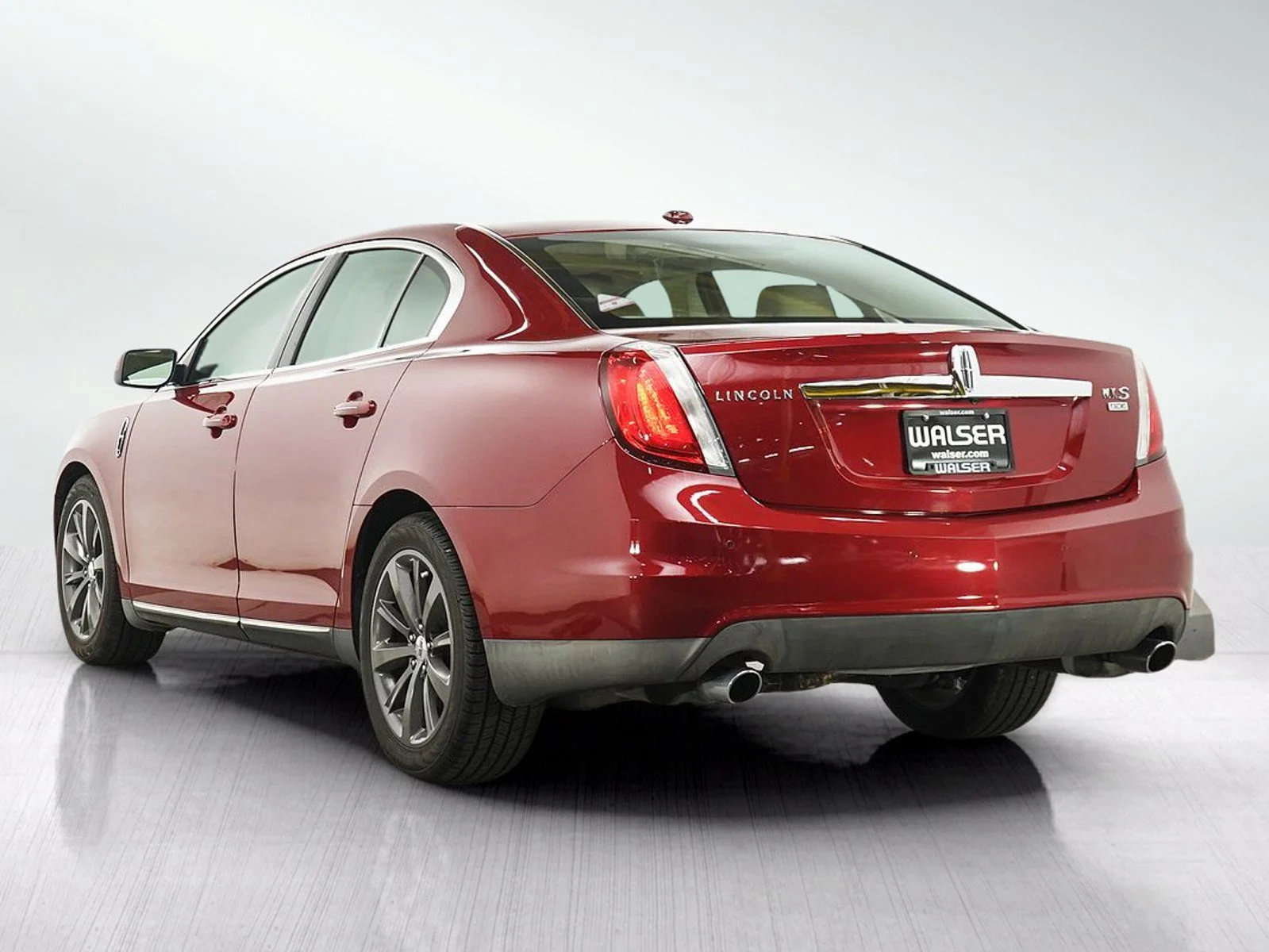 Used 2009 Sangria Red Clearcoat Metallic Lincoln  image 3