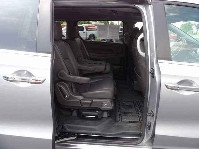 Used 2022 Lunar Silver Metallic Honda Touring image 46