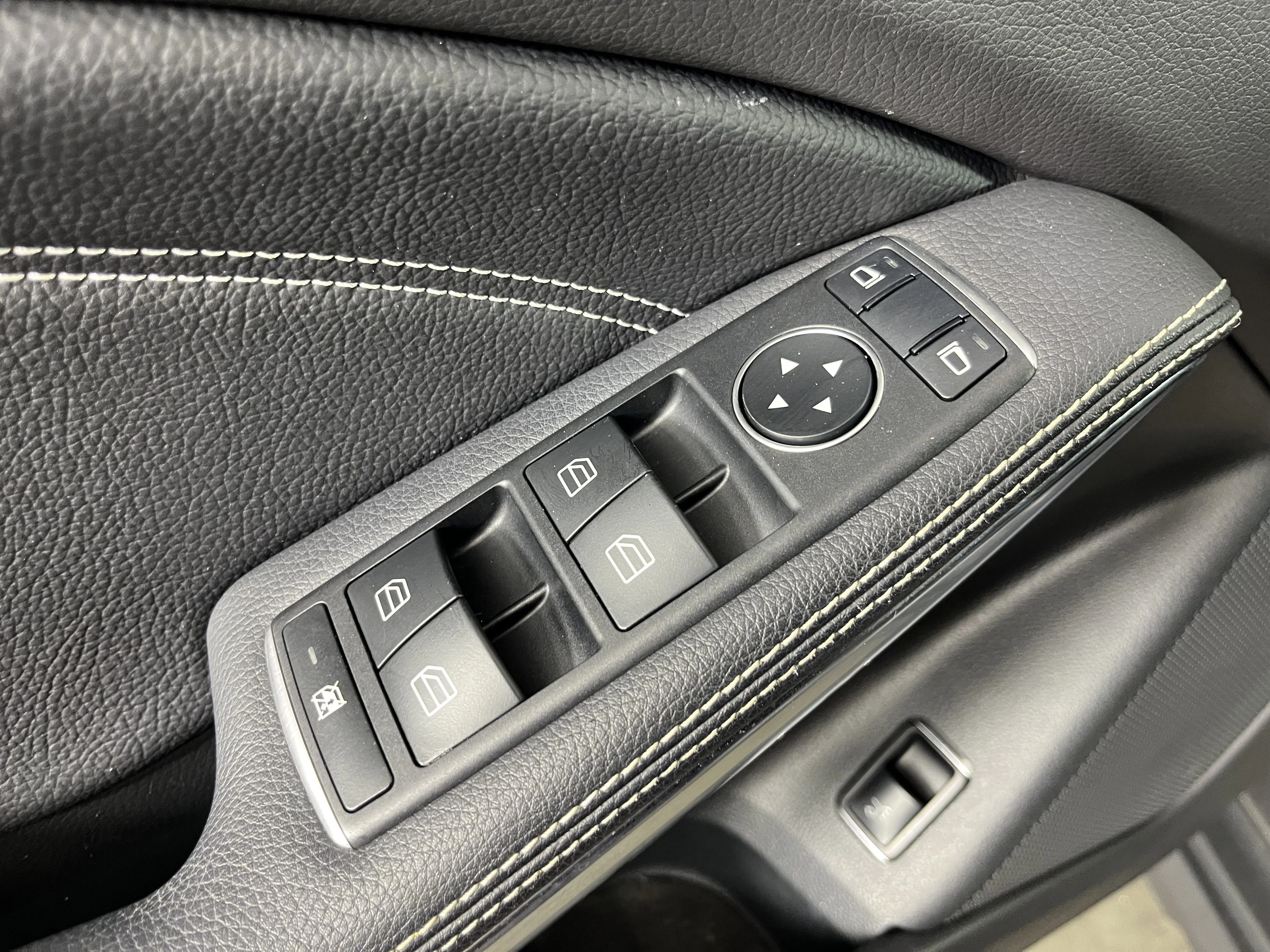 Used 2019 Mountain Grey Metallic Mercedes-Benz GLA 250 image 18