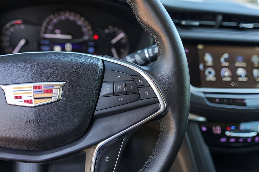 Used 2019 BRONZE DUNE METALLIC Cadillac Luxury FWD image 10