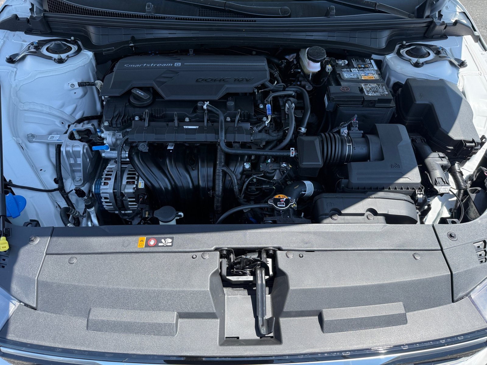 New 2026 Snow White Pearl Kia EX image 20