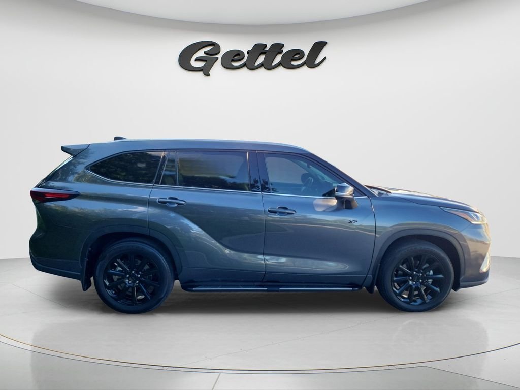 Certified Used 2025 Gray Toyota Limited image 4