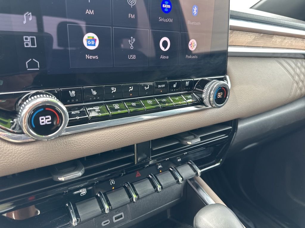 Used 2024 Silver GMC Denali image 20