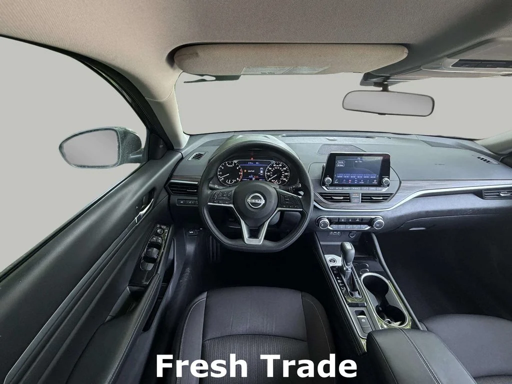 Used 2023 Super Black Clearcoat Nissan 2.5 SV image 7