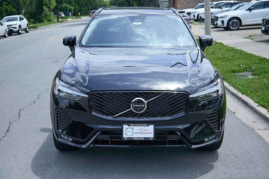 New 2026 Onyx Black Volvo Plus image 5
