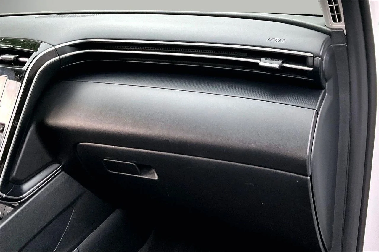 Certified Used 2024 White Hyundai SEL image 18