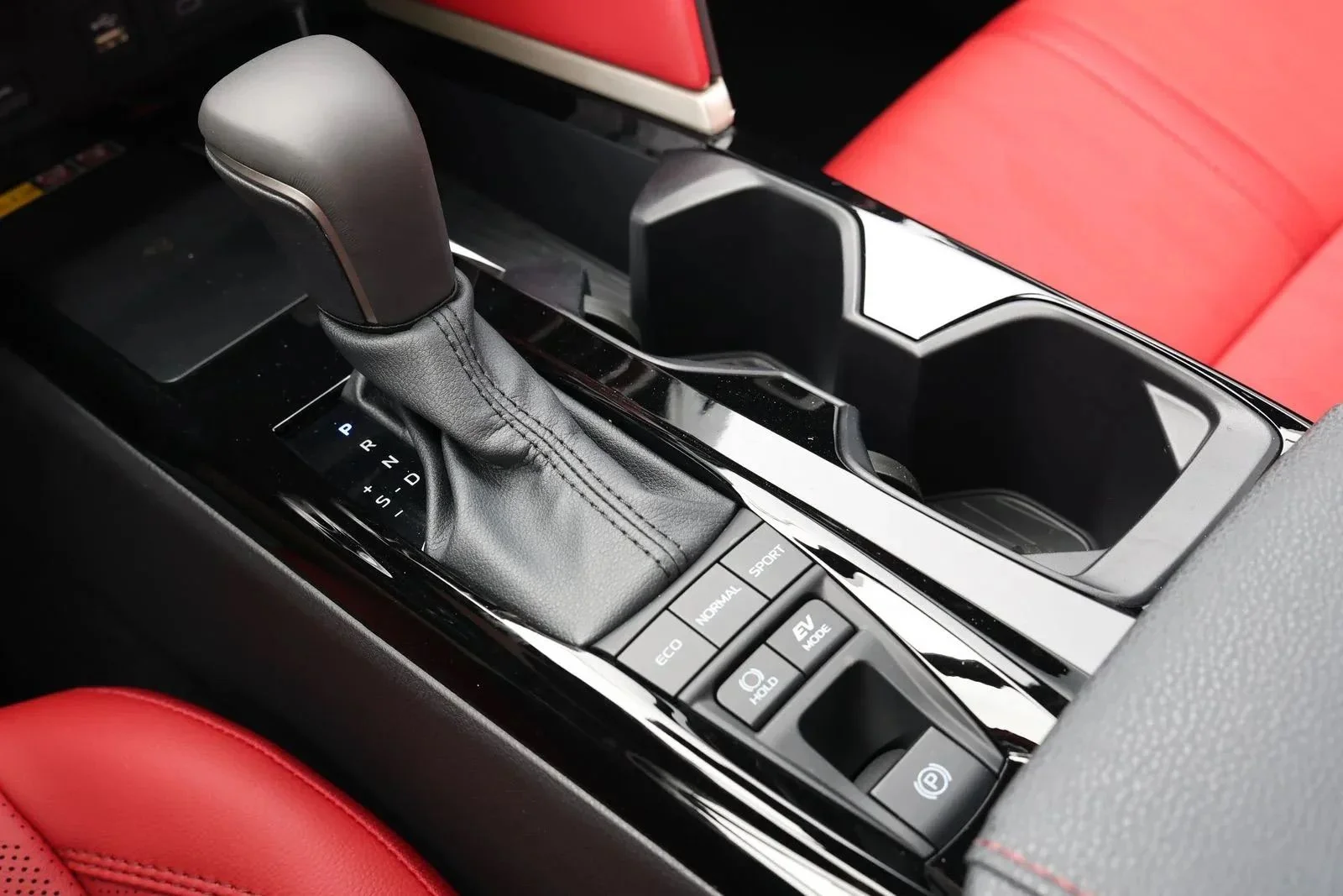 New 2026 Wind Chill Pearl Toyota XSE image 24