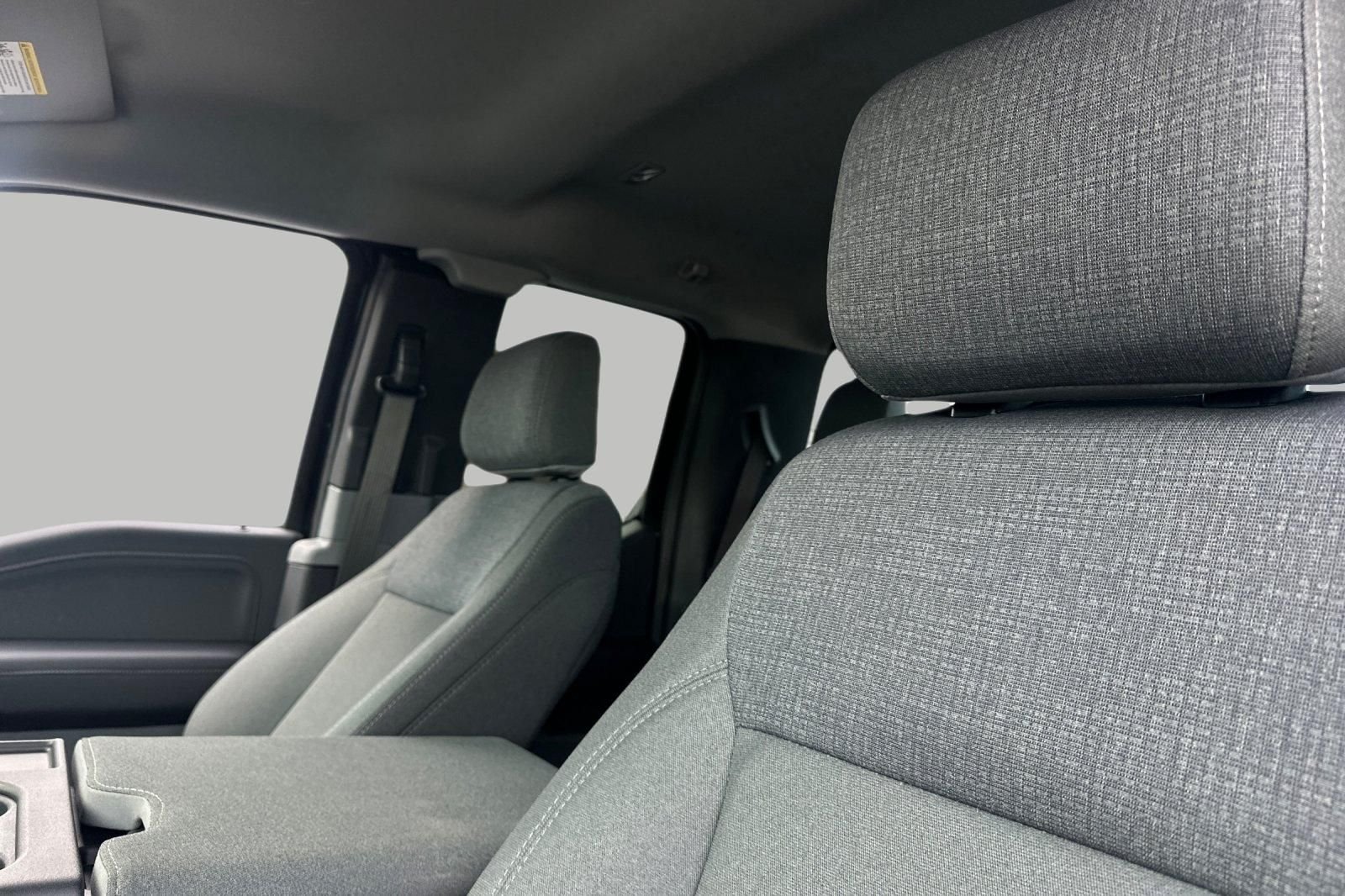 Used 2025 Black Ford XLT image 18